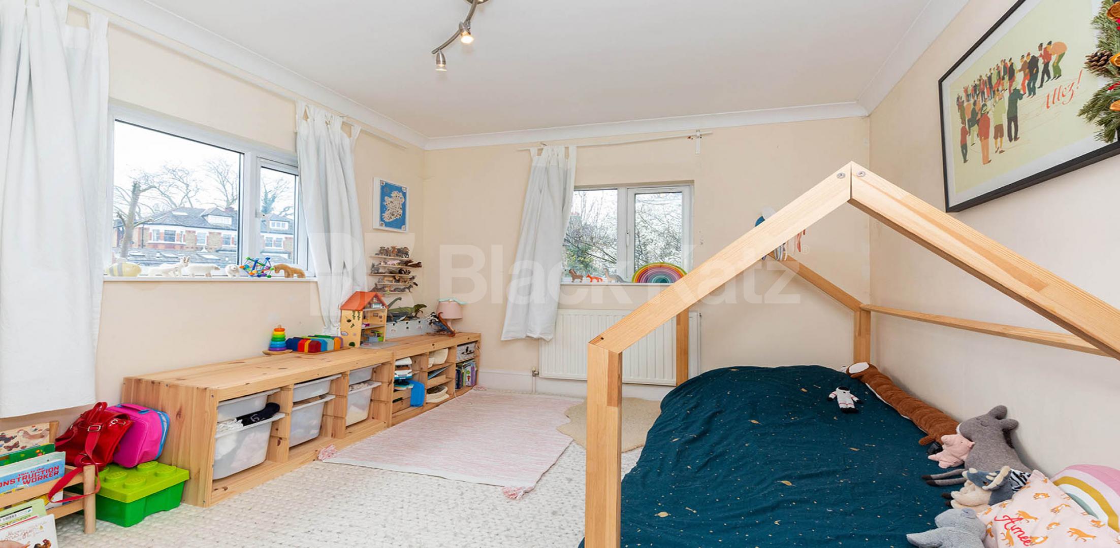 			2 Bedroom, 1 bath, 1 reception Apartment			 Crouch Hill, Crouch End